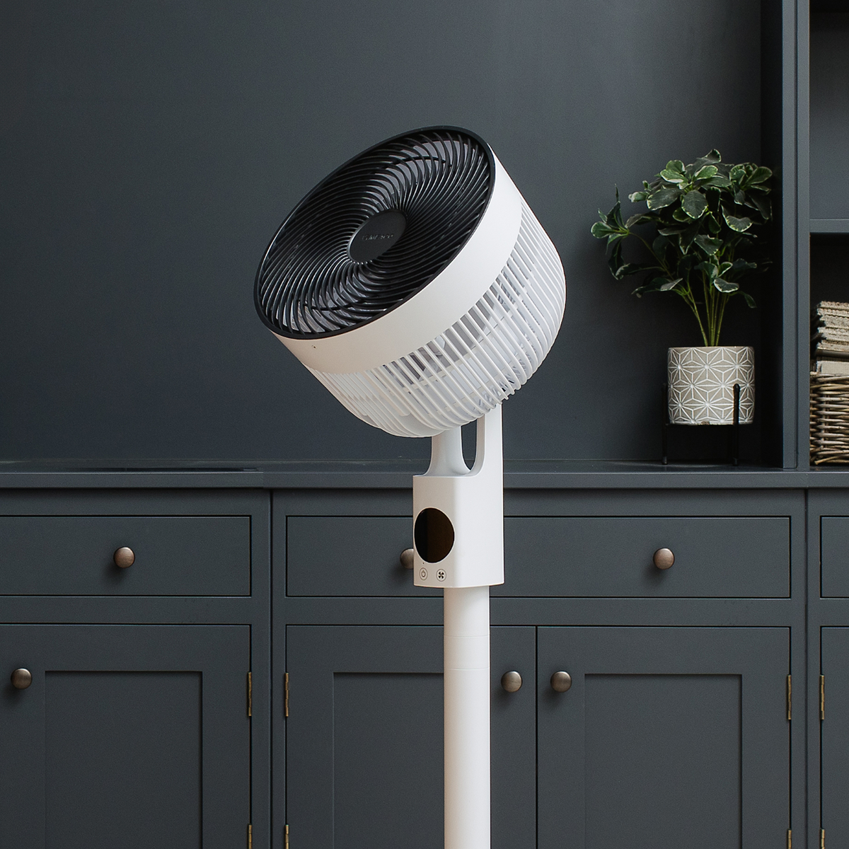 MeacoFan Sefte® Pro 10" Pedestal Air Circulator with Storage Bag